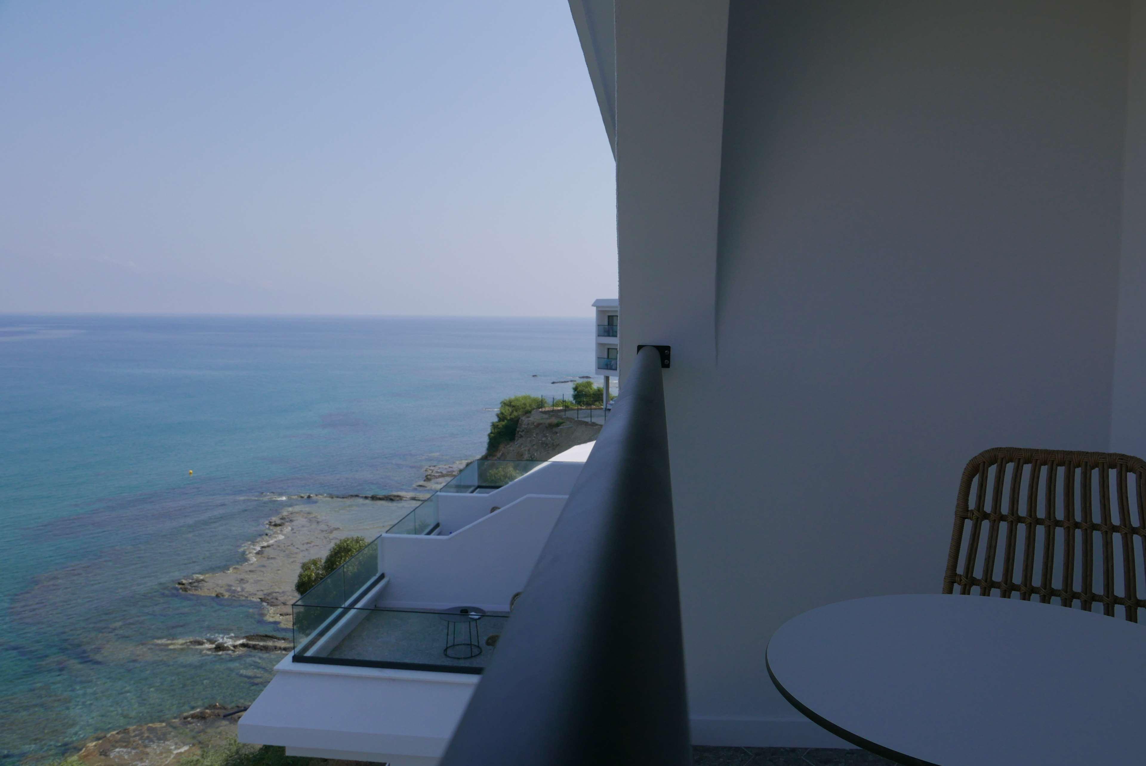 E.J. Pyrgos Bay Hotel Ngoại thất bức ảnh