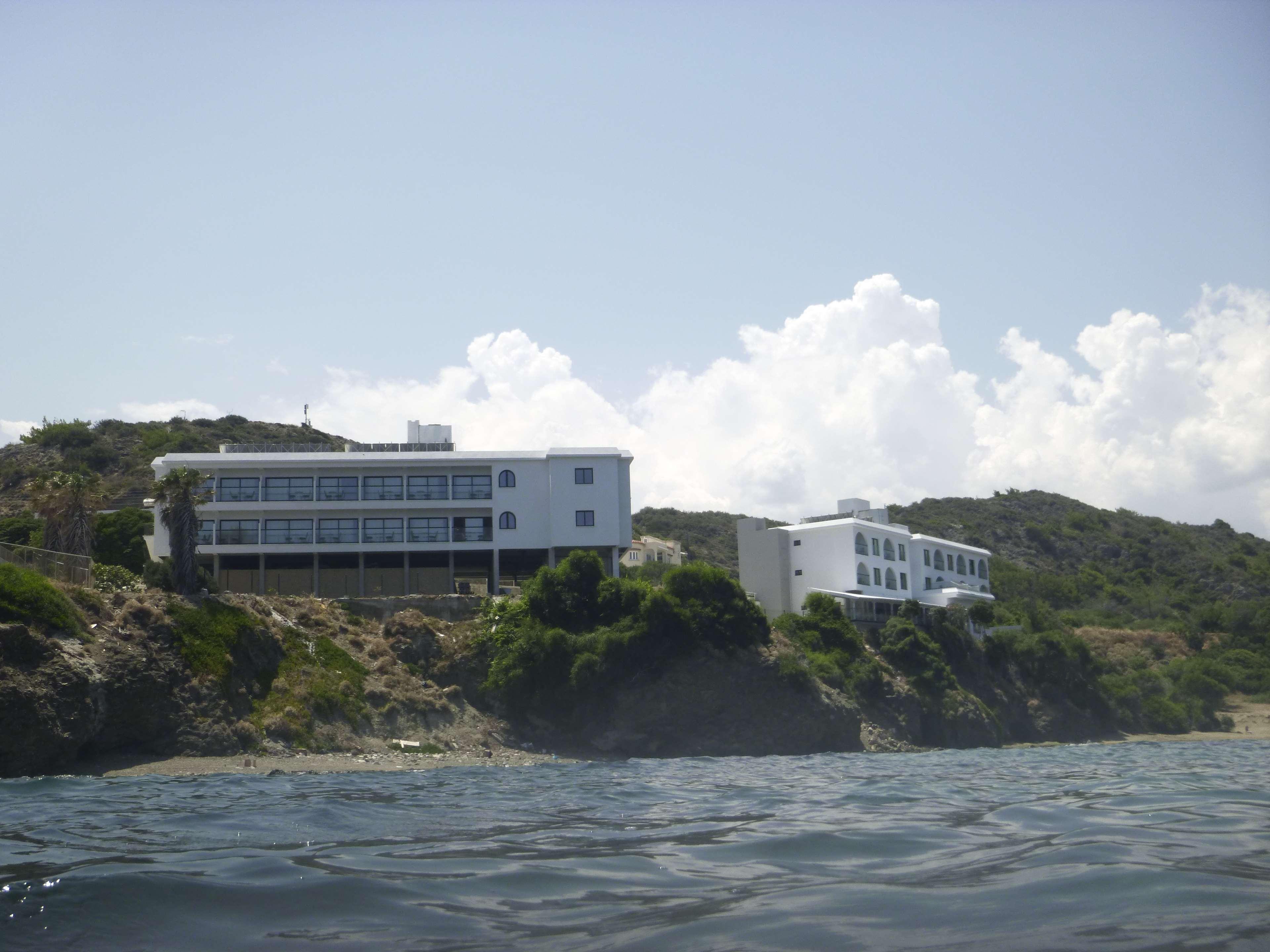 E.J. Pyrgos Bay Hotel Ngoại thất bức ảnh