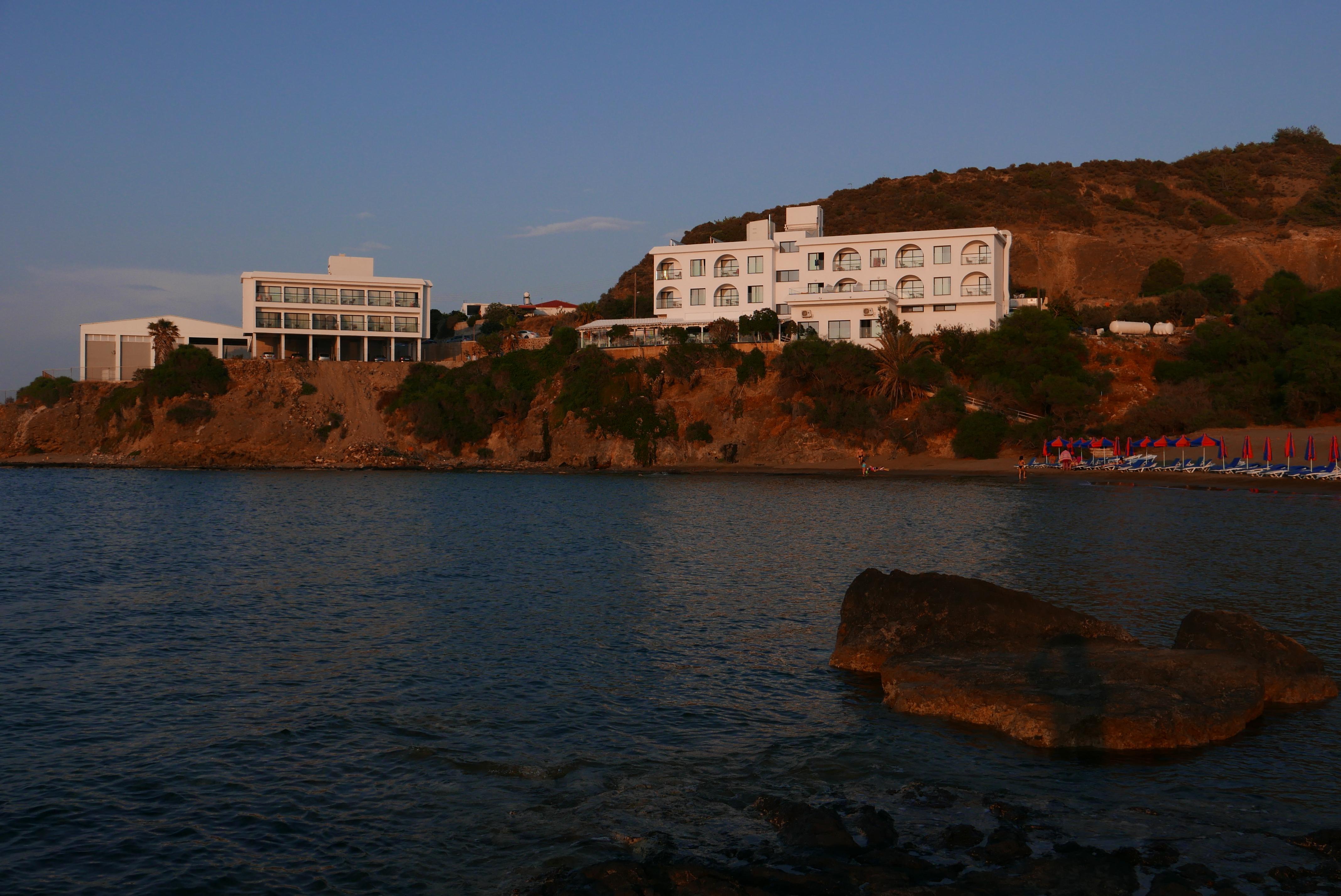 E.J. Pyrgos Bay Hotel Ngoại thất bức ảnh