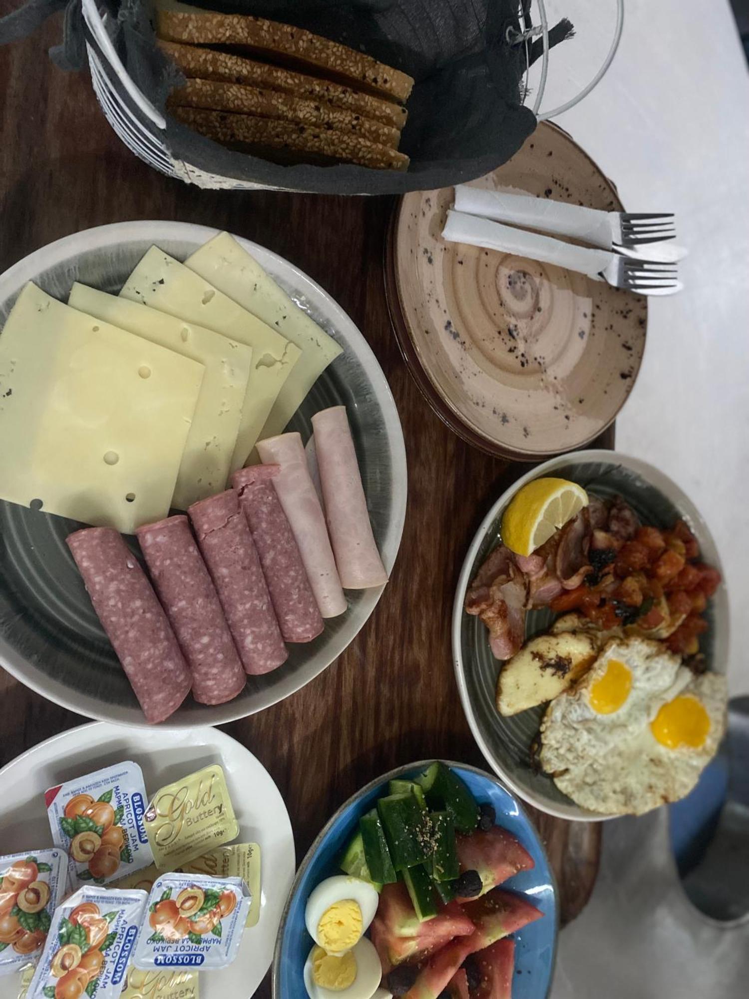 E.J. Pyrgos Bay Hotel Ngoại thất bức ảnh